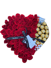Load image into Gallery viewer, Caja Corazón de Rosas y Chocolates